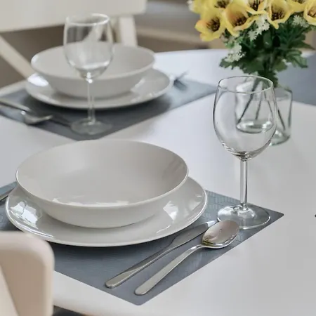 Convenient Mosiężna 7 By Renters