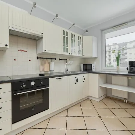 Convenient Mosiezna 7 By Renters Appartamento