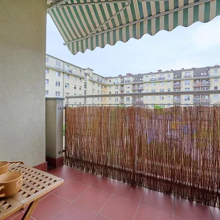 Convenient Mosiezna 7 By Renters アパート *