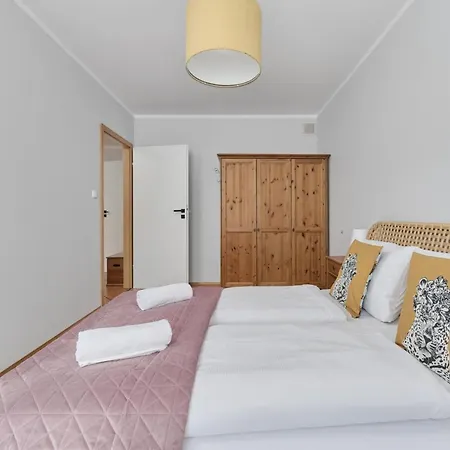 Apartment Convenient Mosiezna 7 By Renters *