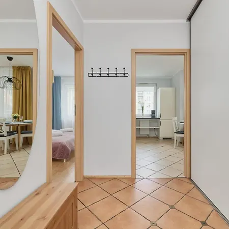 Convenient Mosiezna 7 By Renters Apartment