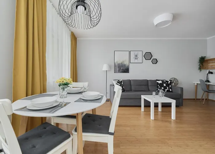 Convenient Mosiezna 7 By Renters Apartment